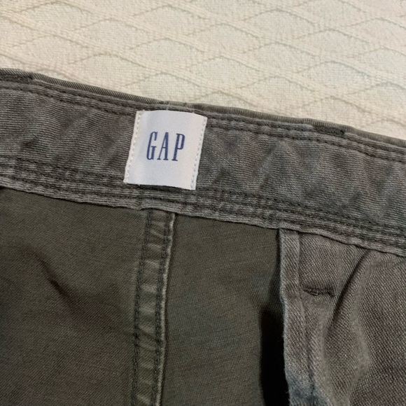 Gap - Picture 3 of 5